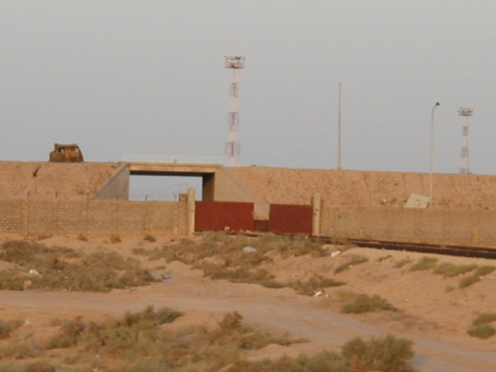 Port wall3
